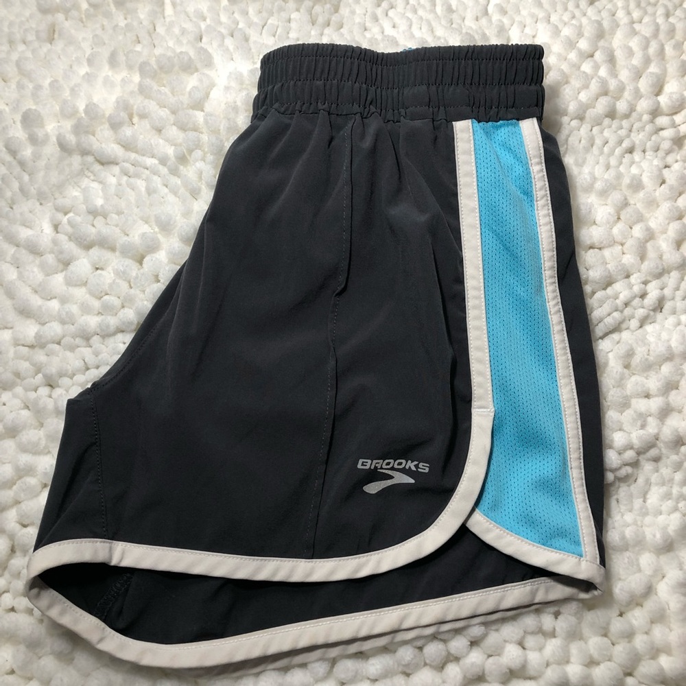Brooks Women’s Equilibrium Running Shorts Medium